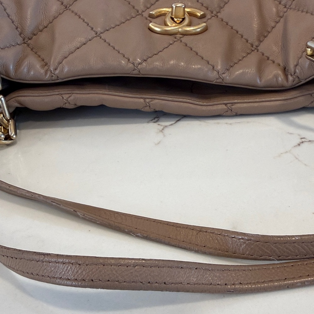 Chanel Quilted Leather Shoulder Bag - Picture 13 of 15